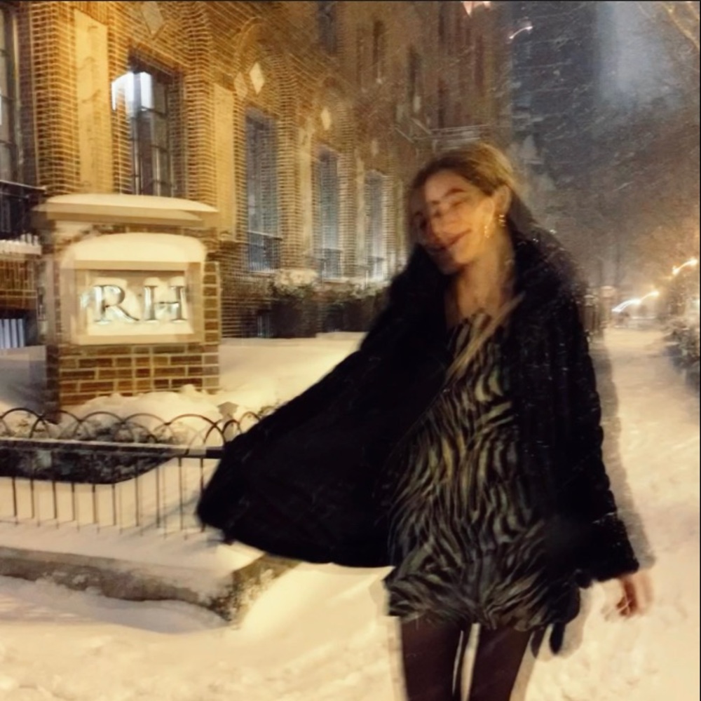 Meet your Posher, Gabriella